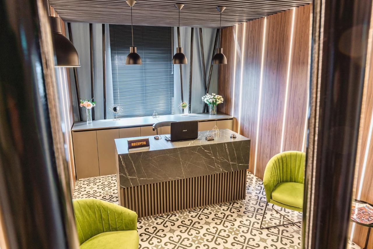 Saga Rooms Вікторія Екстер'єр фото