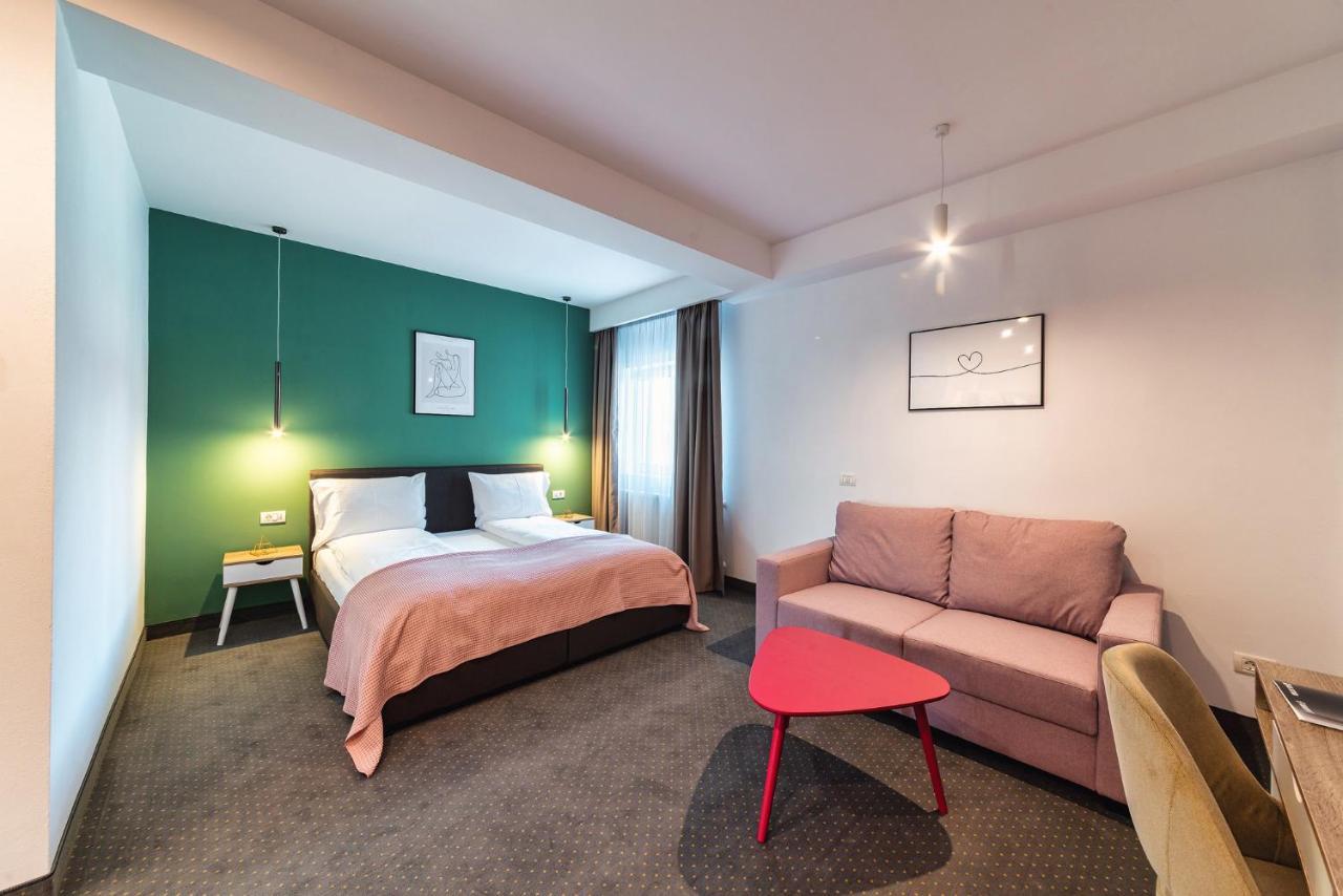 Saga Rooms Вікторія Екстер'єр фото