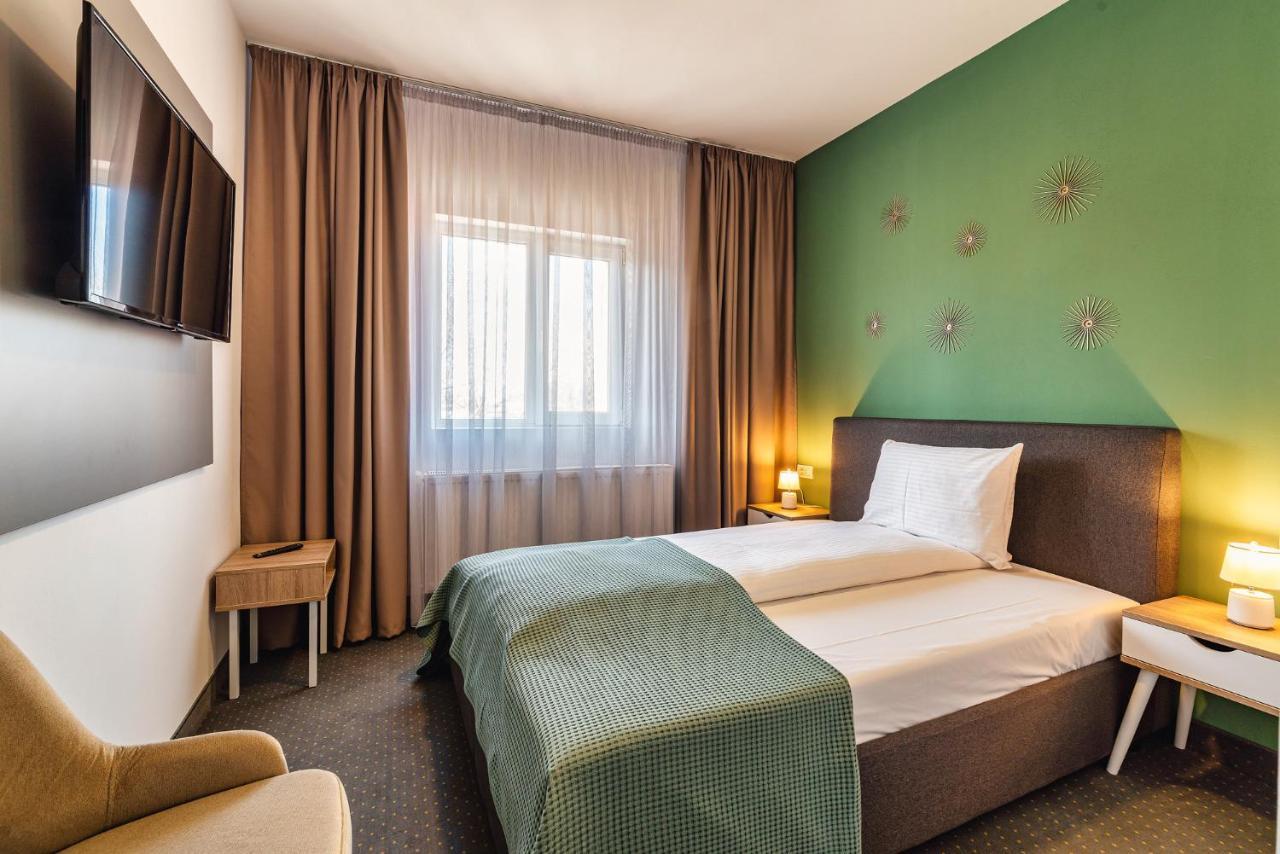 Saga Rooms Вікторія Екстер'єр фото