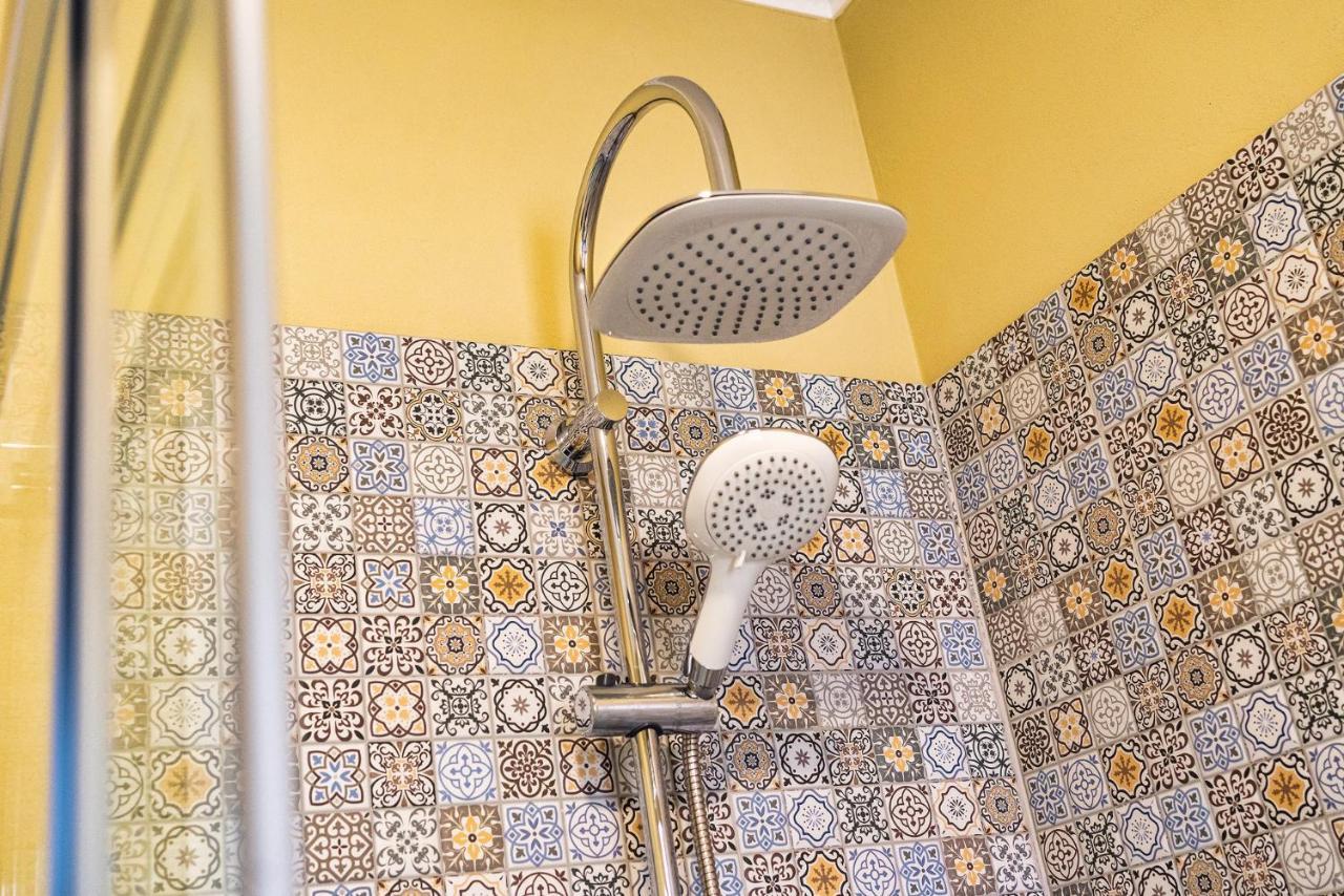 Saga Rooms Вікторія Екстер'єр фото