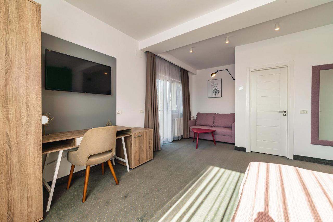 Saga Rooms Вікторія Екстер'єр фото