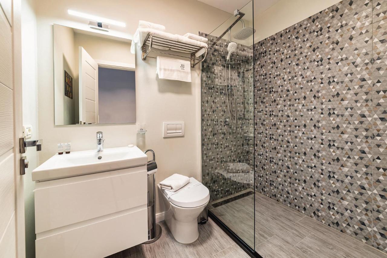 Saga Rooms Вікторія Екстер'єр фото