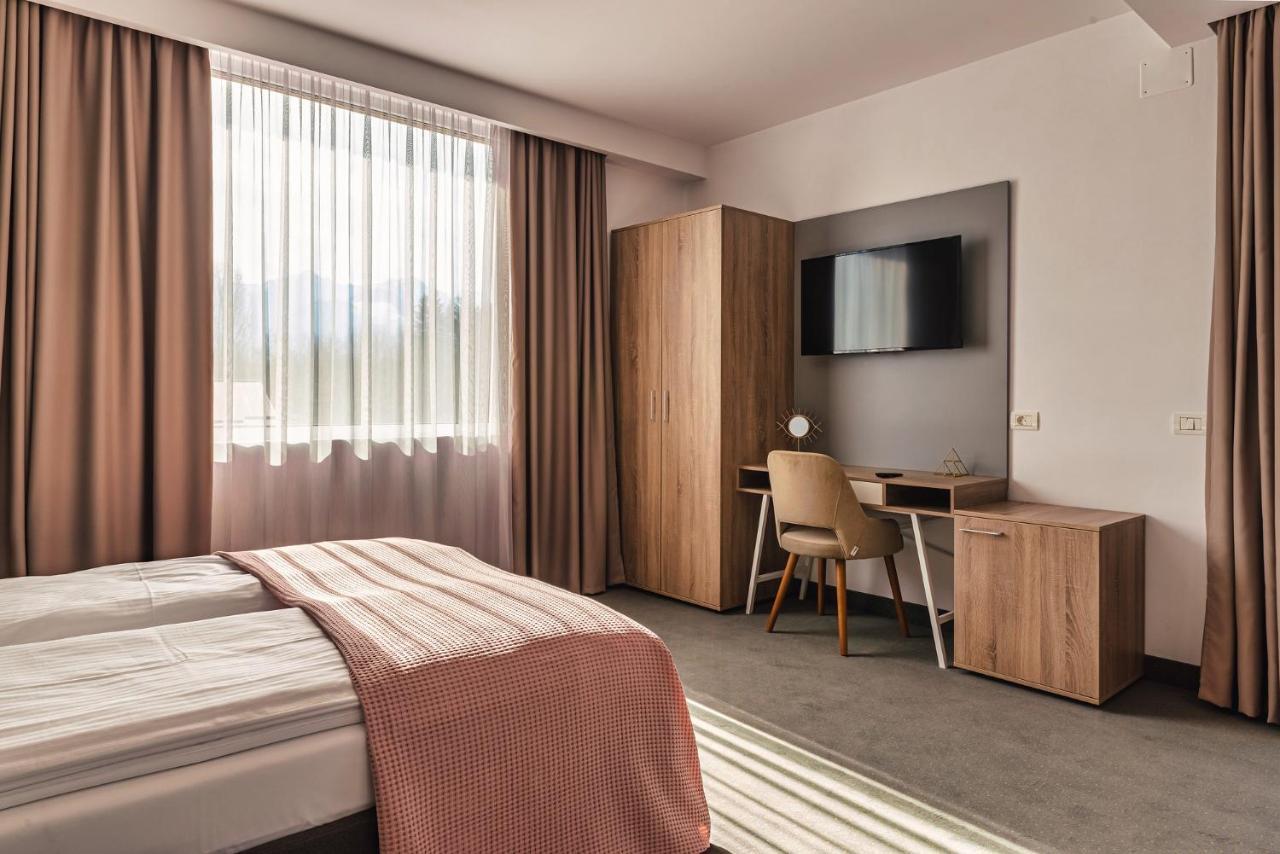 Saga Rooms Вікторія Екстер'єр фото